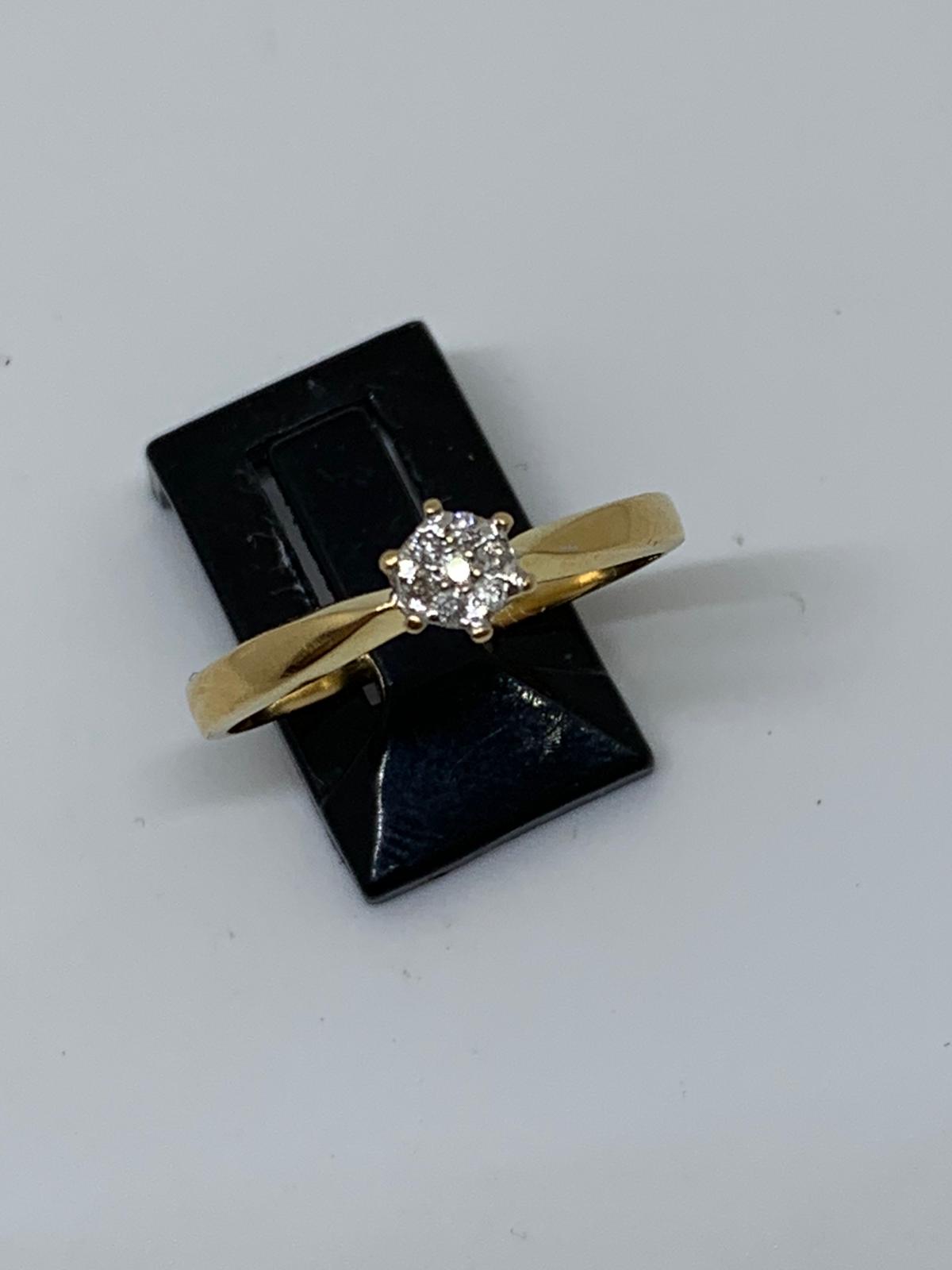 18 carat yellow gold diamond cluster ring - Image 2 of 2
