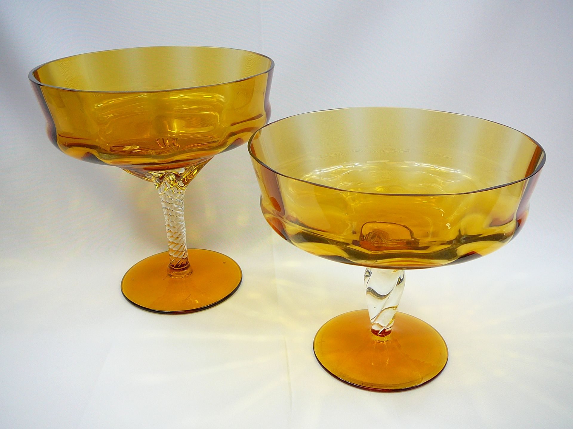 Pair of amber glass graduated tazzas - Image 2 of 3