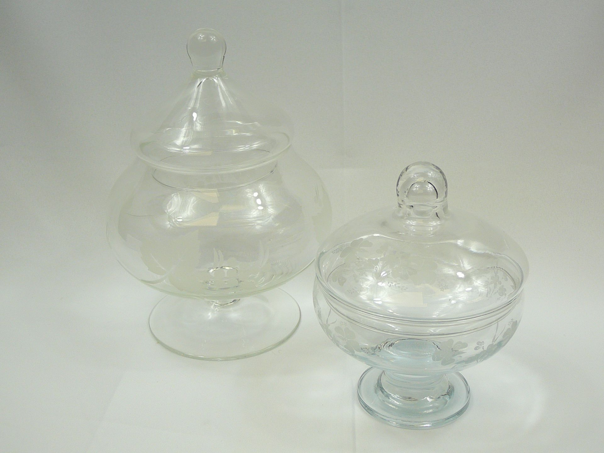 Pair of lidded glass bonbon dishes