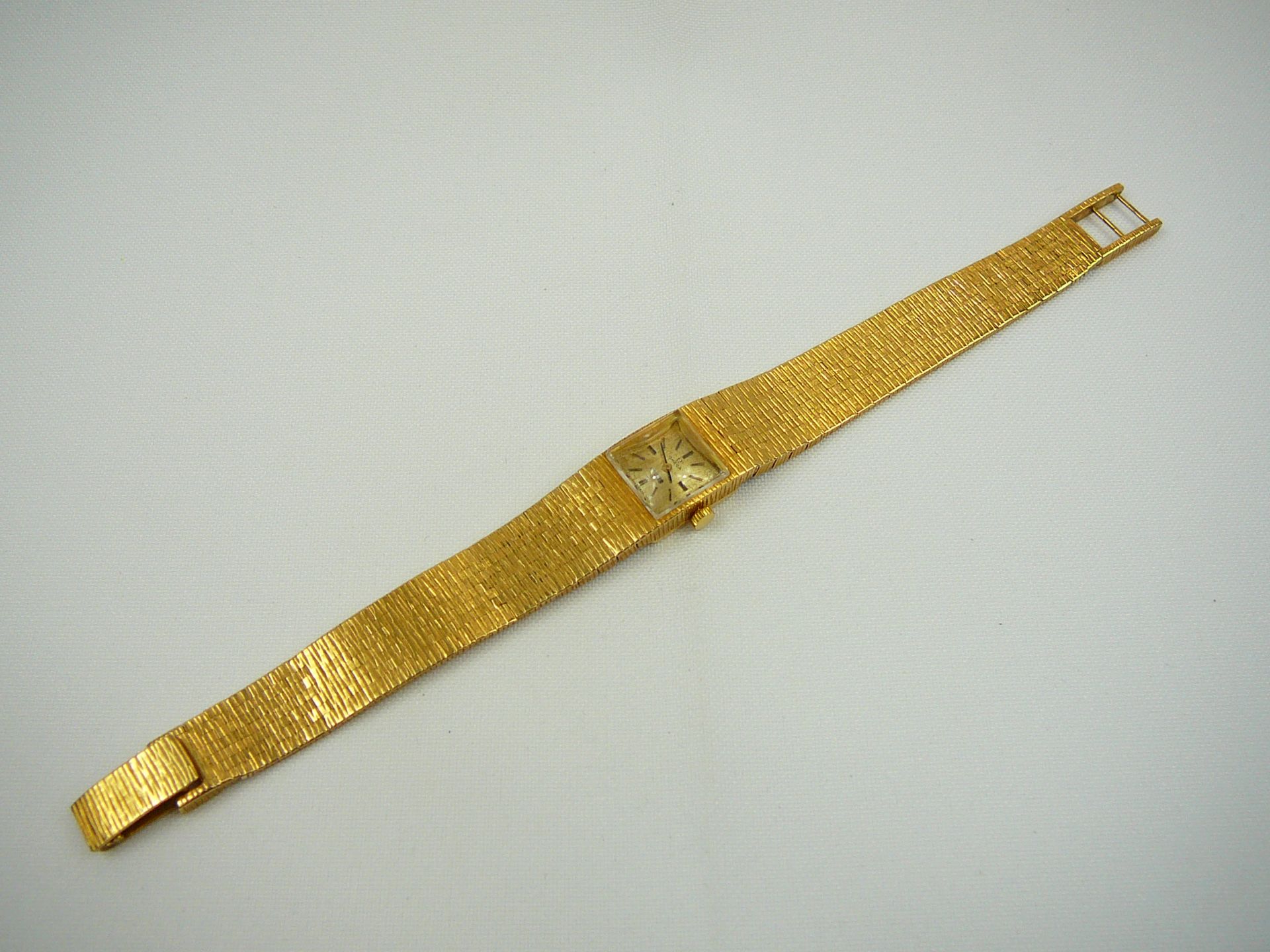Ladies gold Omega wrist watch - Image 2 of 4