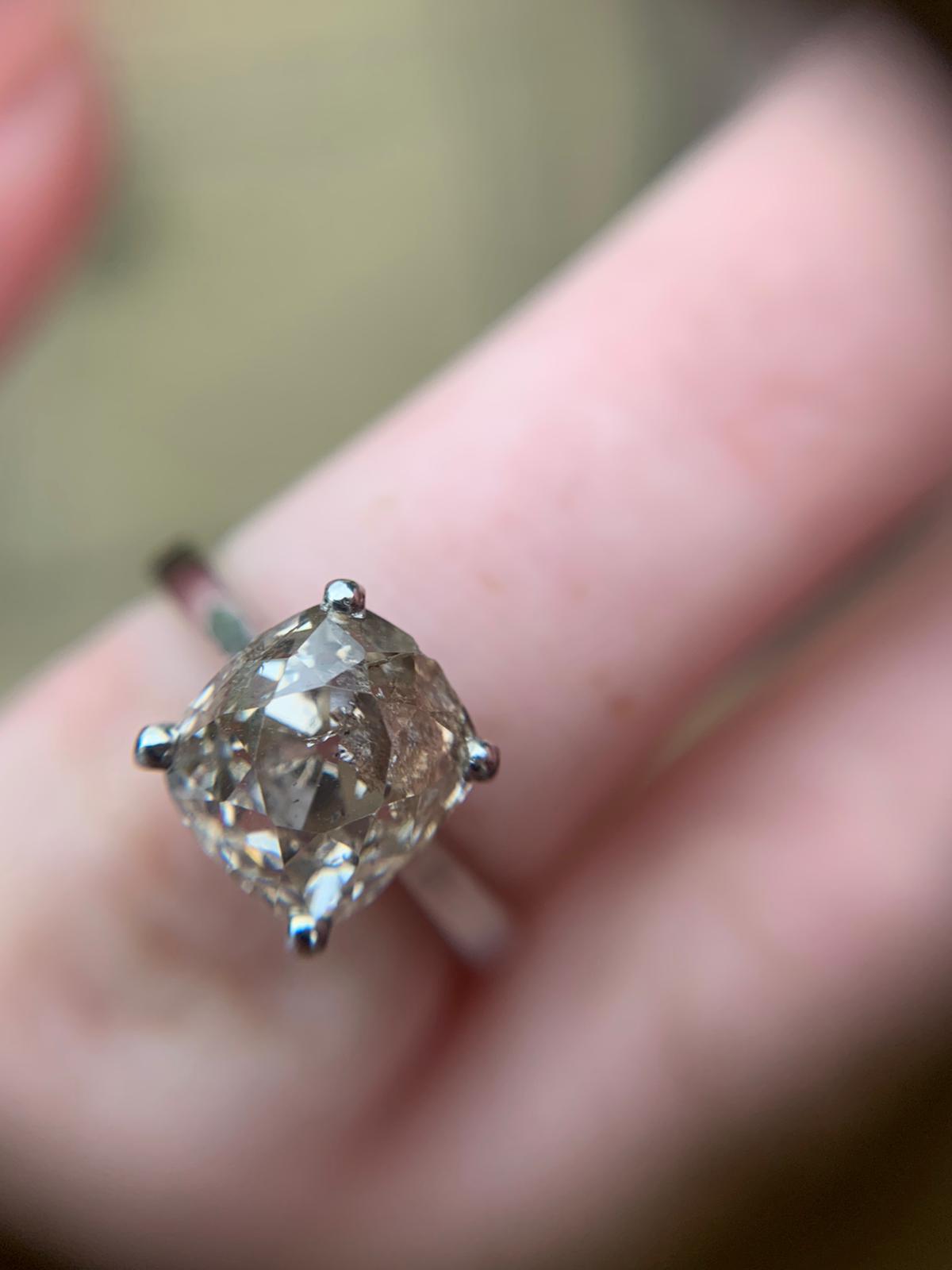 Platinum diamond ring - Image 3 of 13