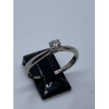 18 ct white gold diamond ring