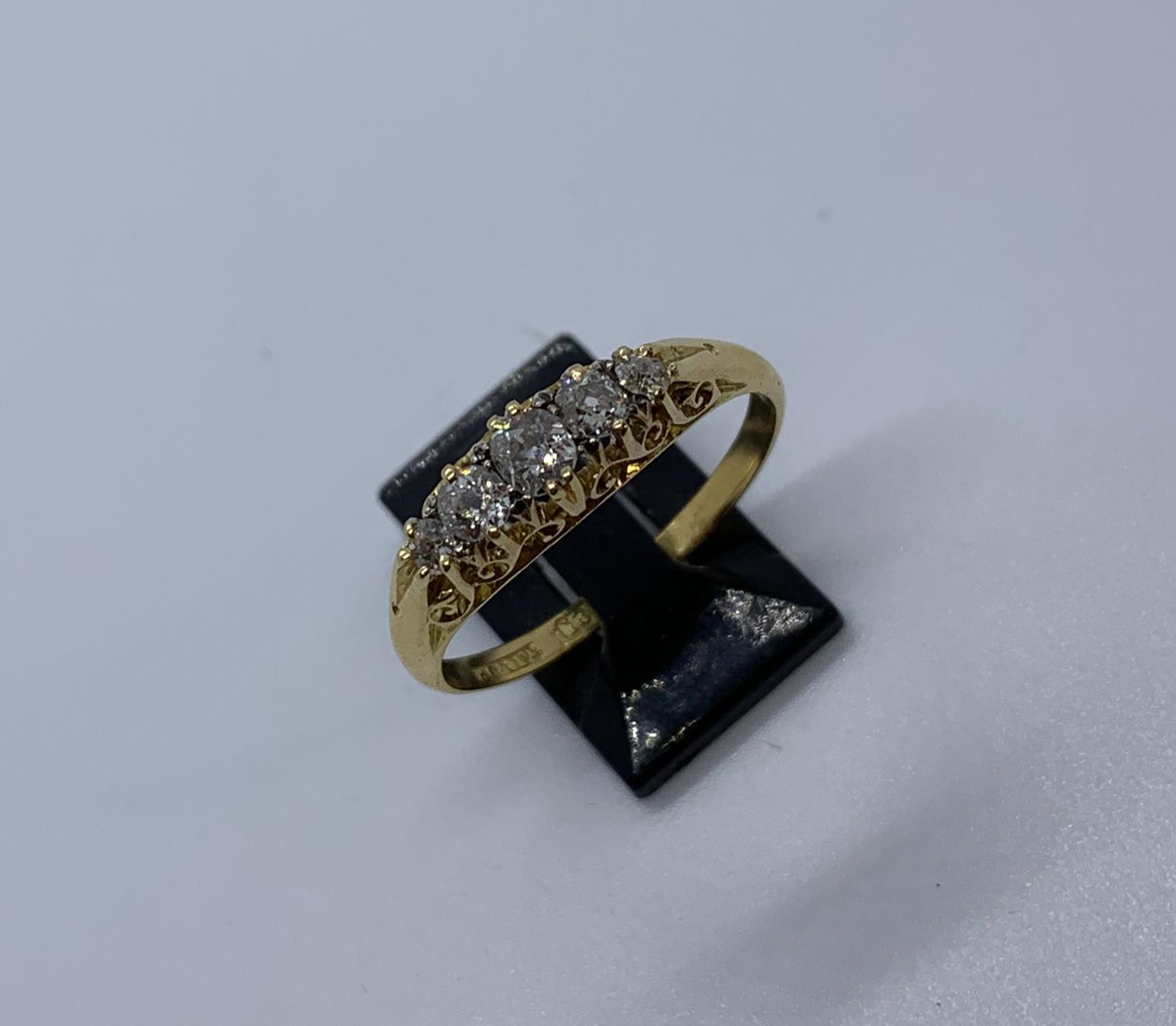 18ct gold diamond ring - Image 2 of 5