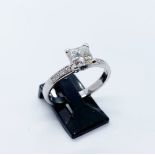 18ct white gold diamond ring