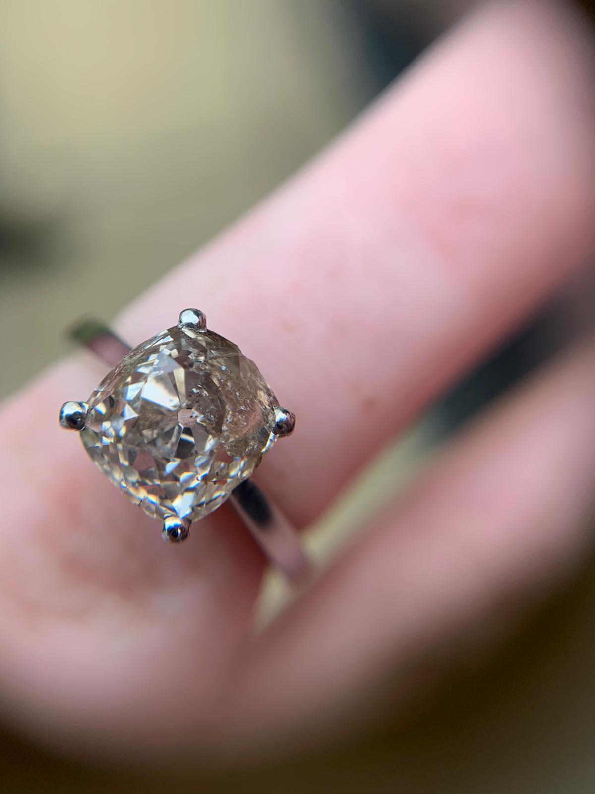 Platinum diamond ring - Image 5 of 13
