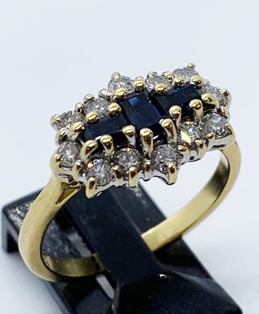 18ct gold sapphire & diamond ring