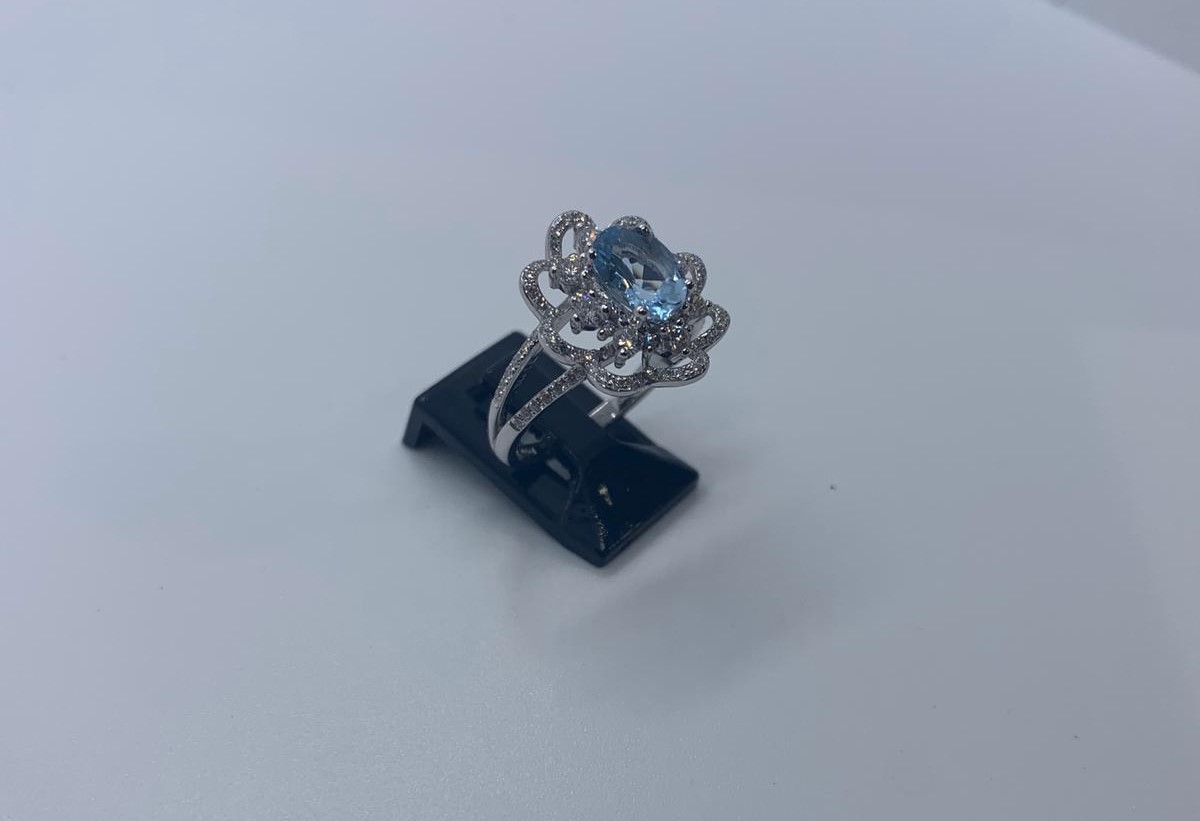 18ct white gold aquamarine & diamond ring - Image 2 of 6