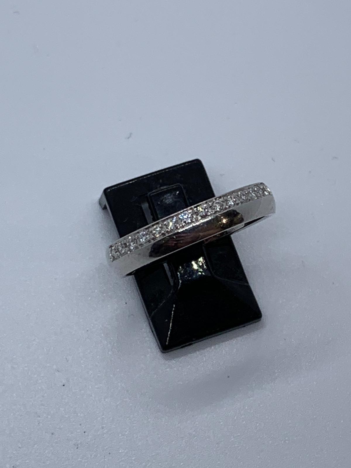 18ct white gold diamond ring - Image 2 of 3