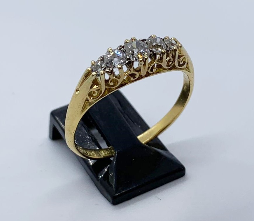 18ct gold diamond ring