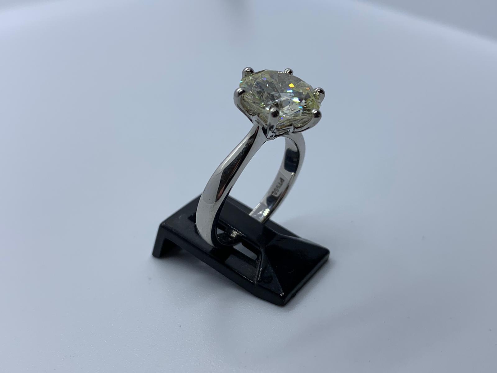 Platinum single stone diamond ring - Image 7 of 8