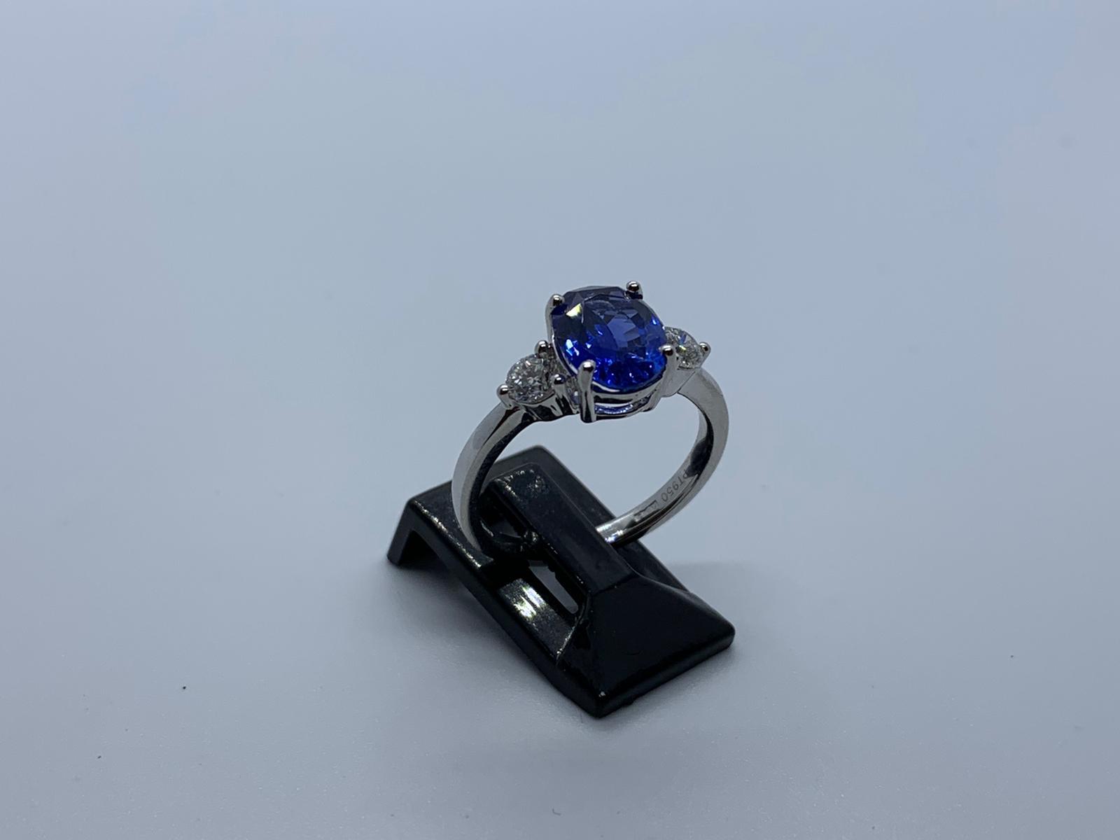 Platinum sapphire & diamond ring - Image 4 of 5