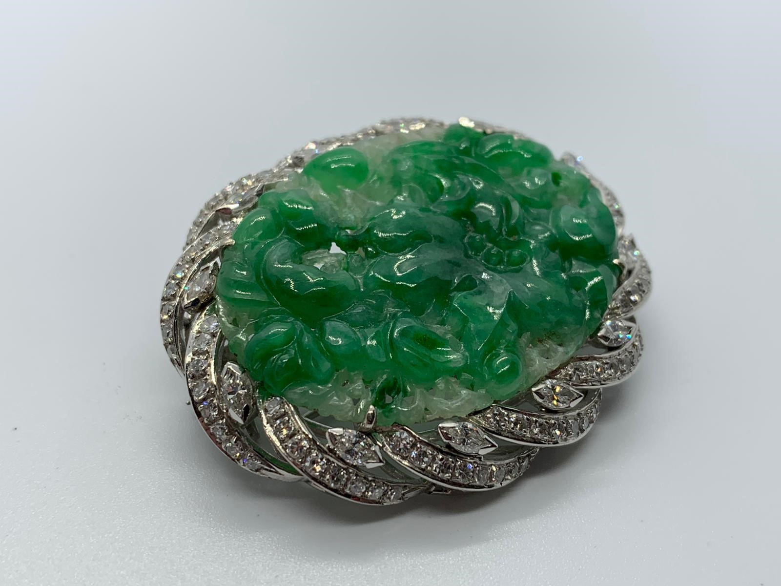 18ct white gold jade & diamond brooch