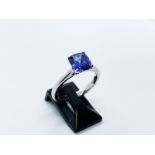 18ct white gold tanzanite ring