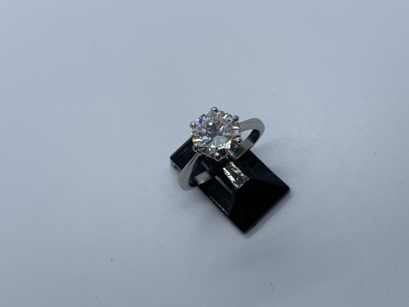 Platinum diamond ring - Image 2 of 6