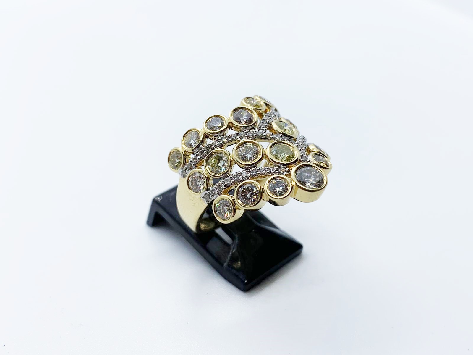 18ct gold diamond ring - Image 3 of 4