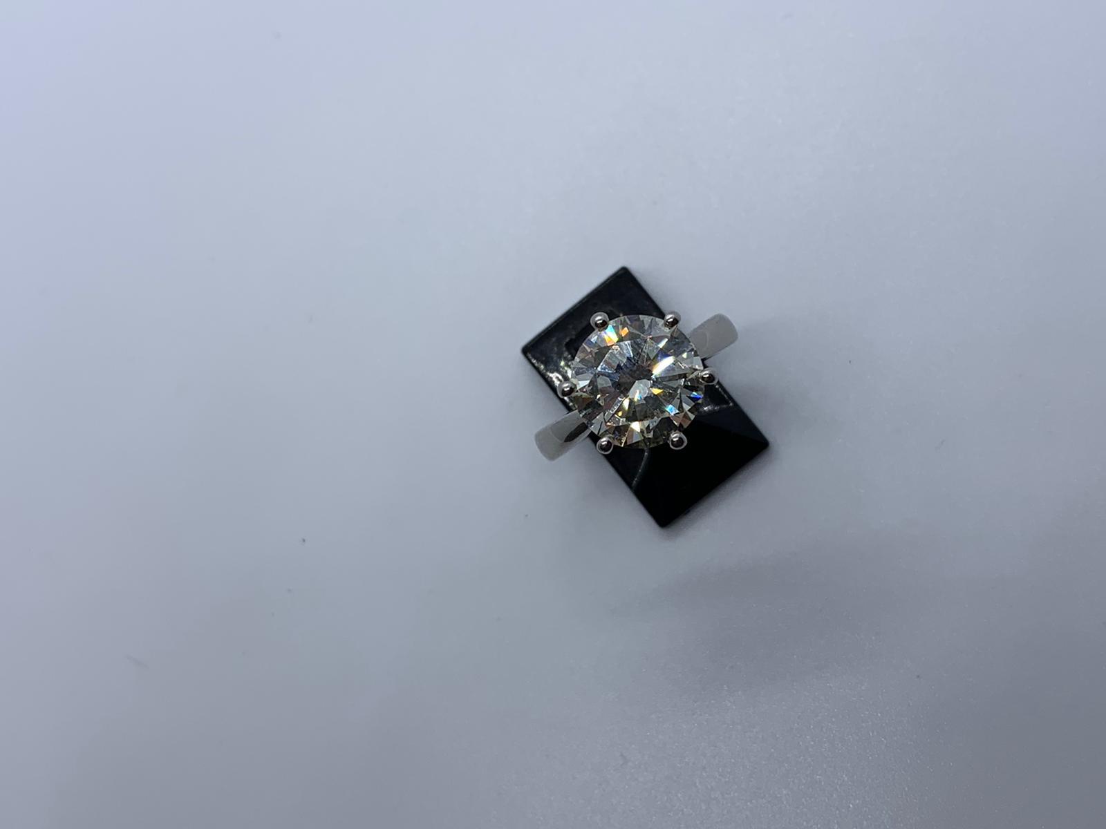 Platinum single stone diamond ring - Image 2 of 8