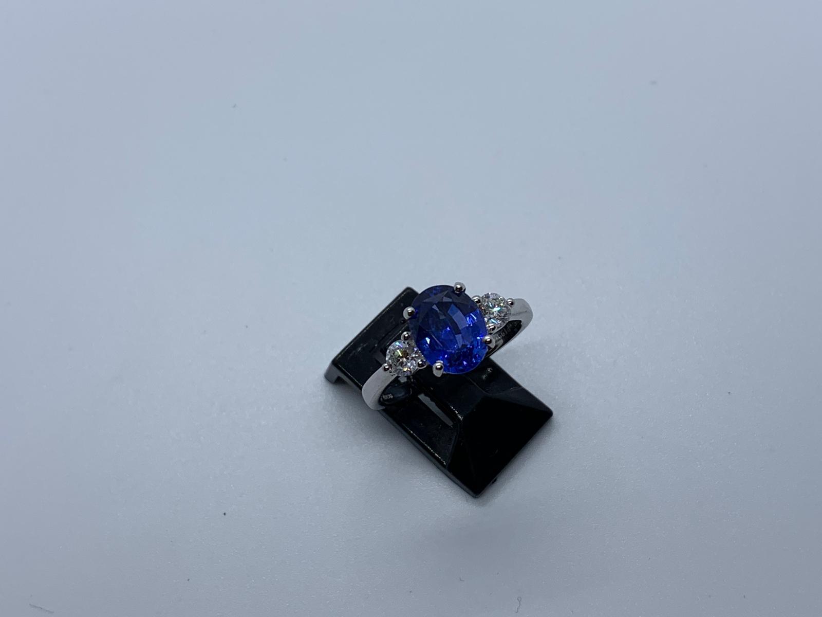 Platinum sapphire & diamond ring - Image 2 of 5