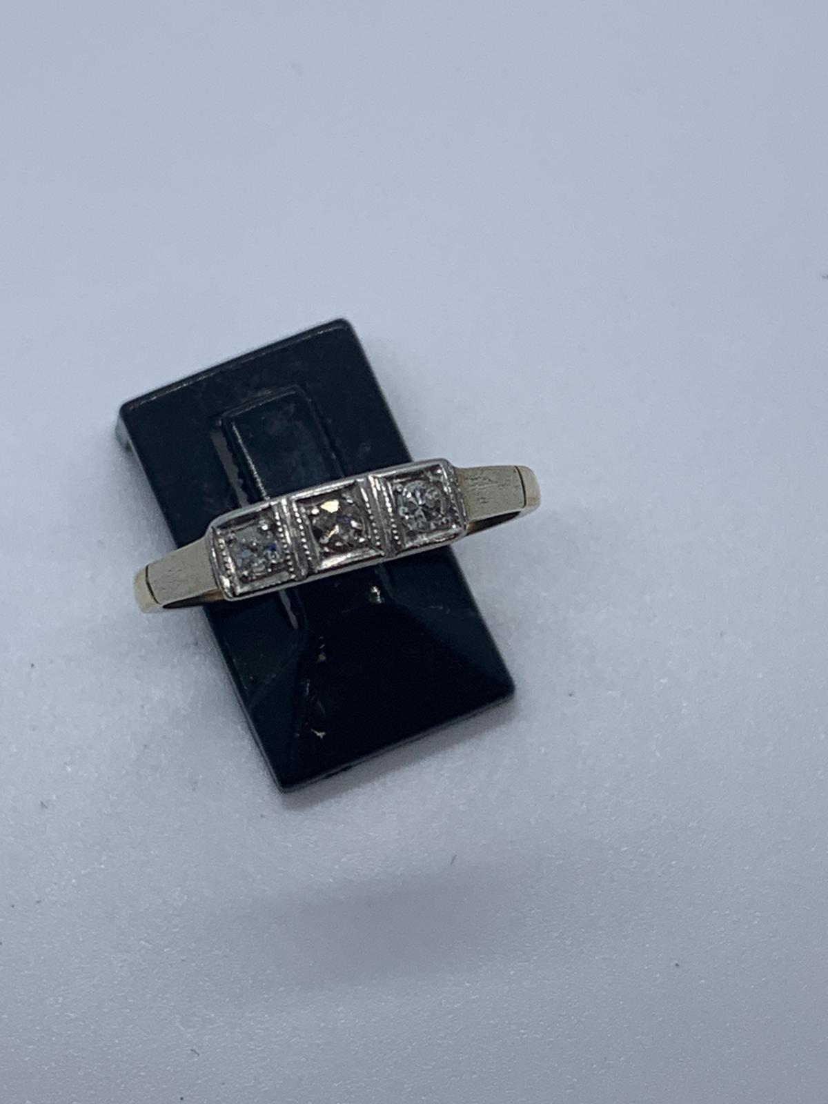 9ct gold diamond ring - Image 2 of 2