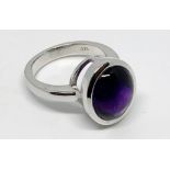 9ct white gold and amethyst ring