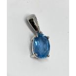 9ct white gold aquamarine pendant