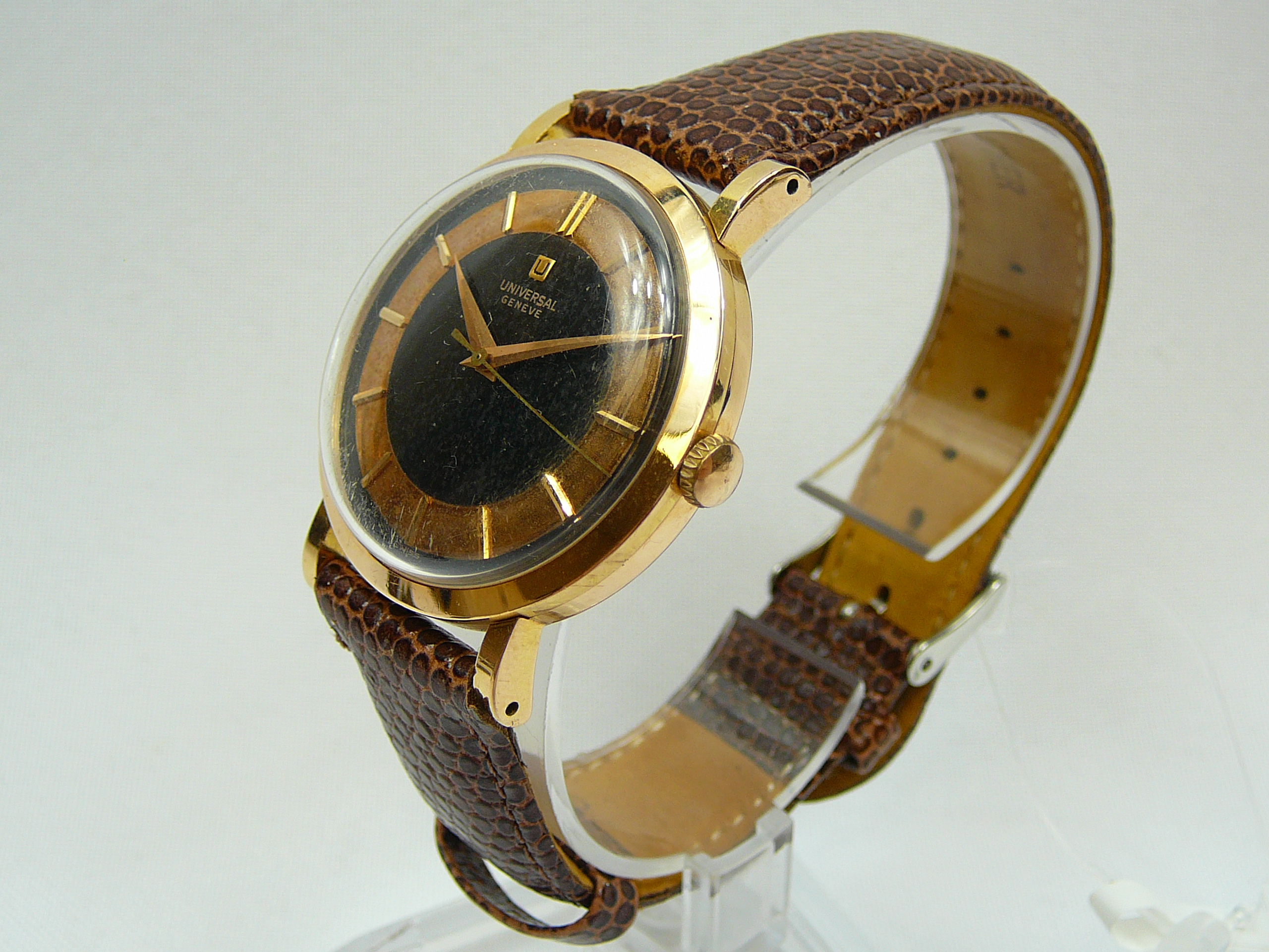 Gents Vintage Gold Universal Wrist Watch