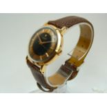 Gents Vintage Gold Universal Wrist Watch