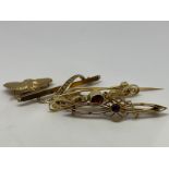 Dealers lot of 9ct gold brooches