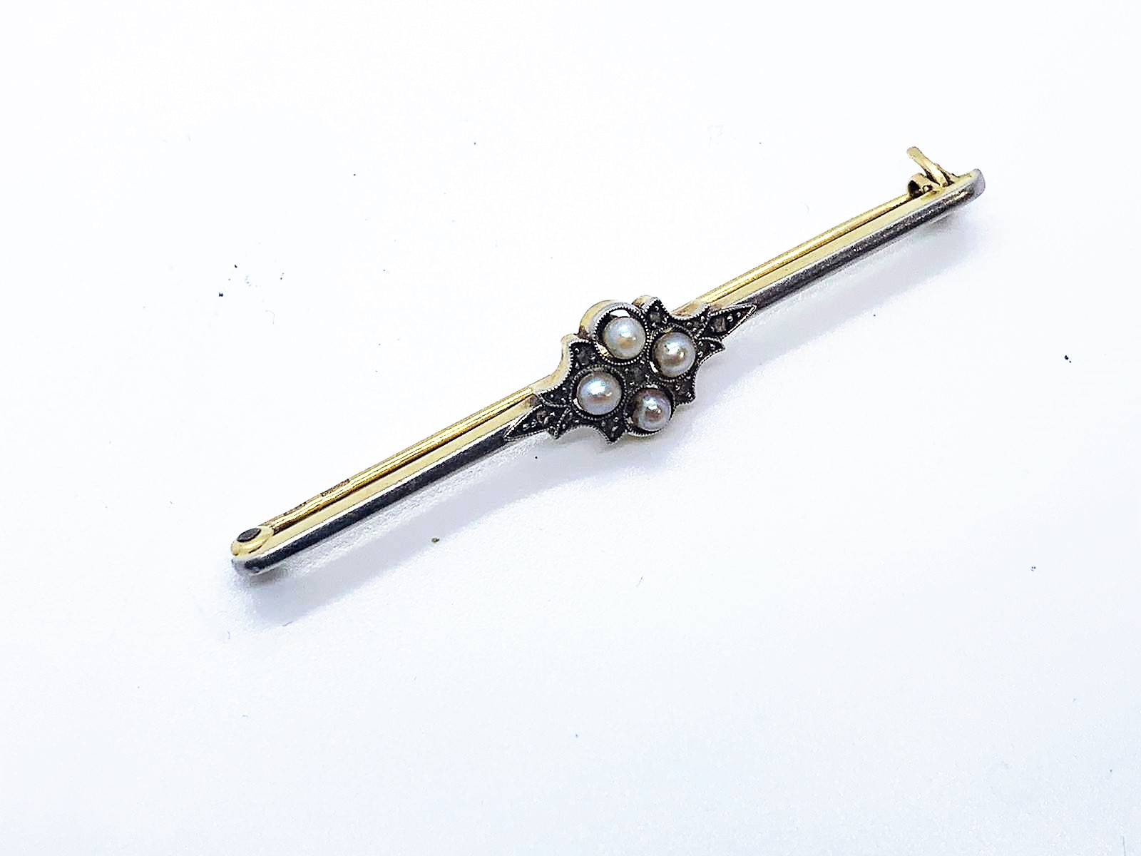 18ct gold pearl and diamond brooch - Image 2 of 2