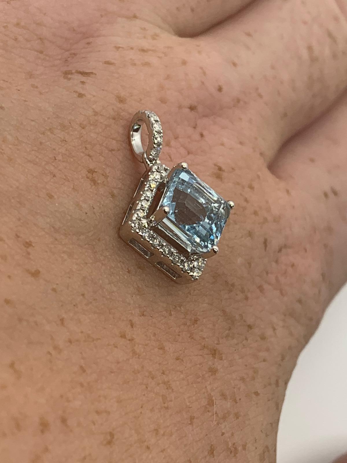 18ct white gold aquamarine and diamond pendant - Image 5 of 5