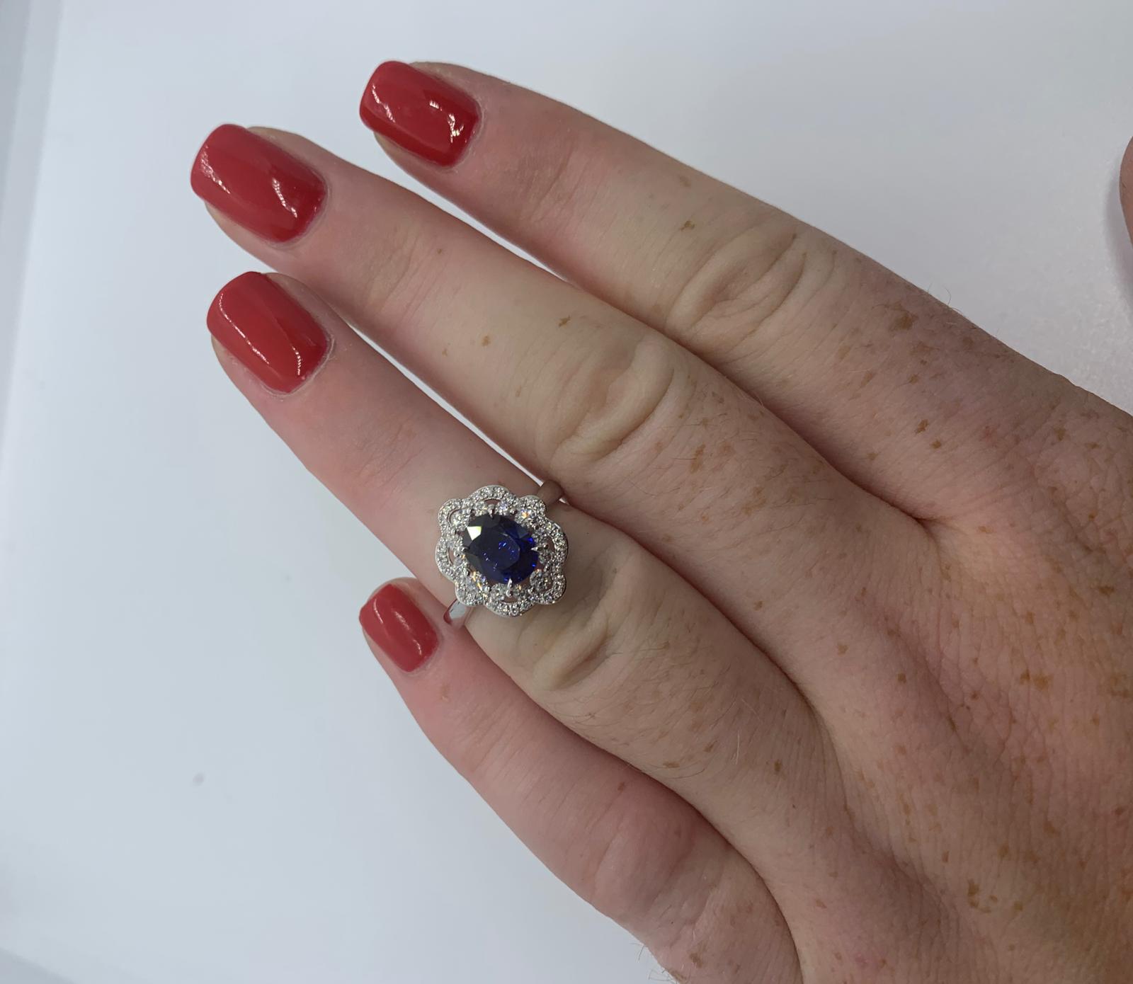 18ct white gold sapphire and diamond ring - Image 2 of 4