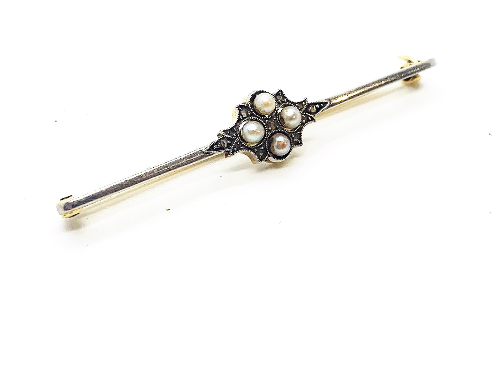 18ct gold pearl and diamond brooch