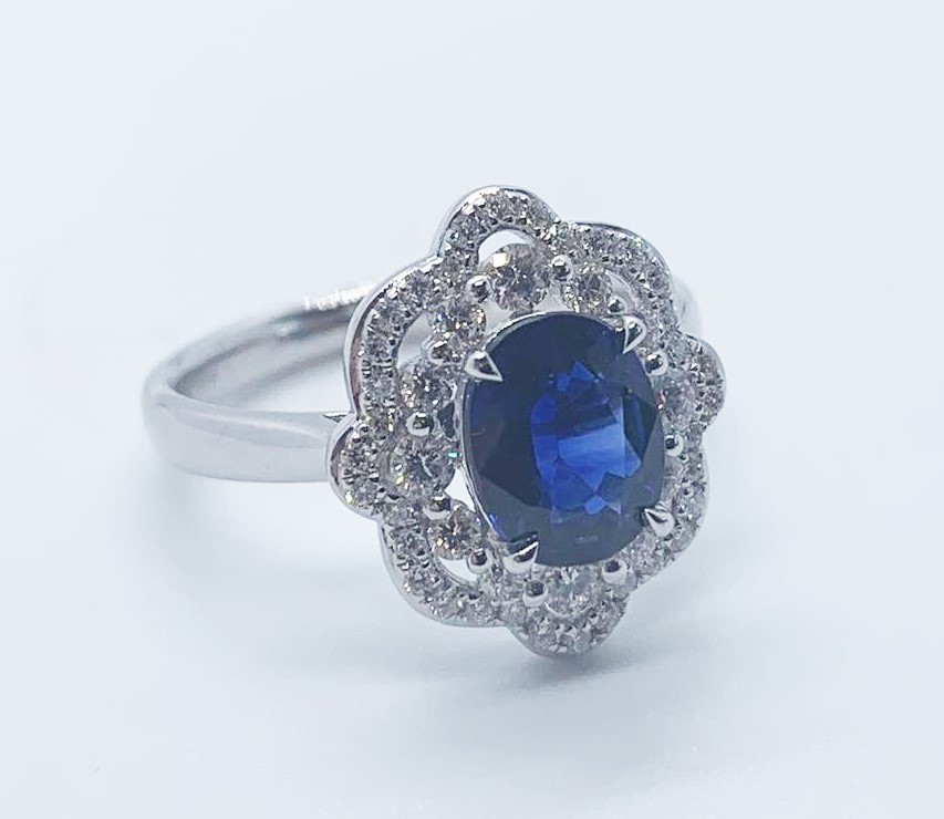 18ct white gold sapphire and diamond ring