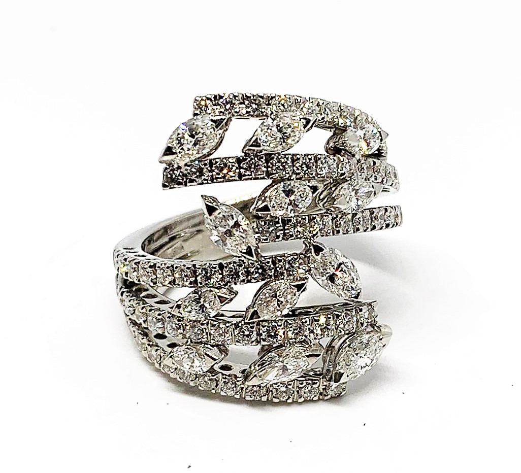 18ct white gold and diamond ring