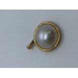 9ct pearl pendant