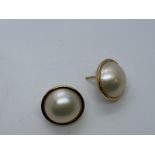 9ct pearl earrings