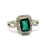 18ct white gold emerald and diamond ring