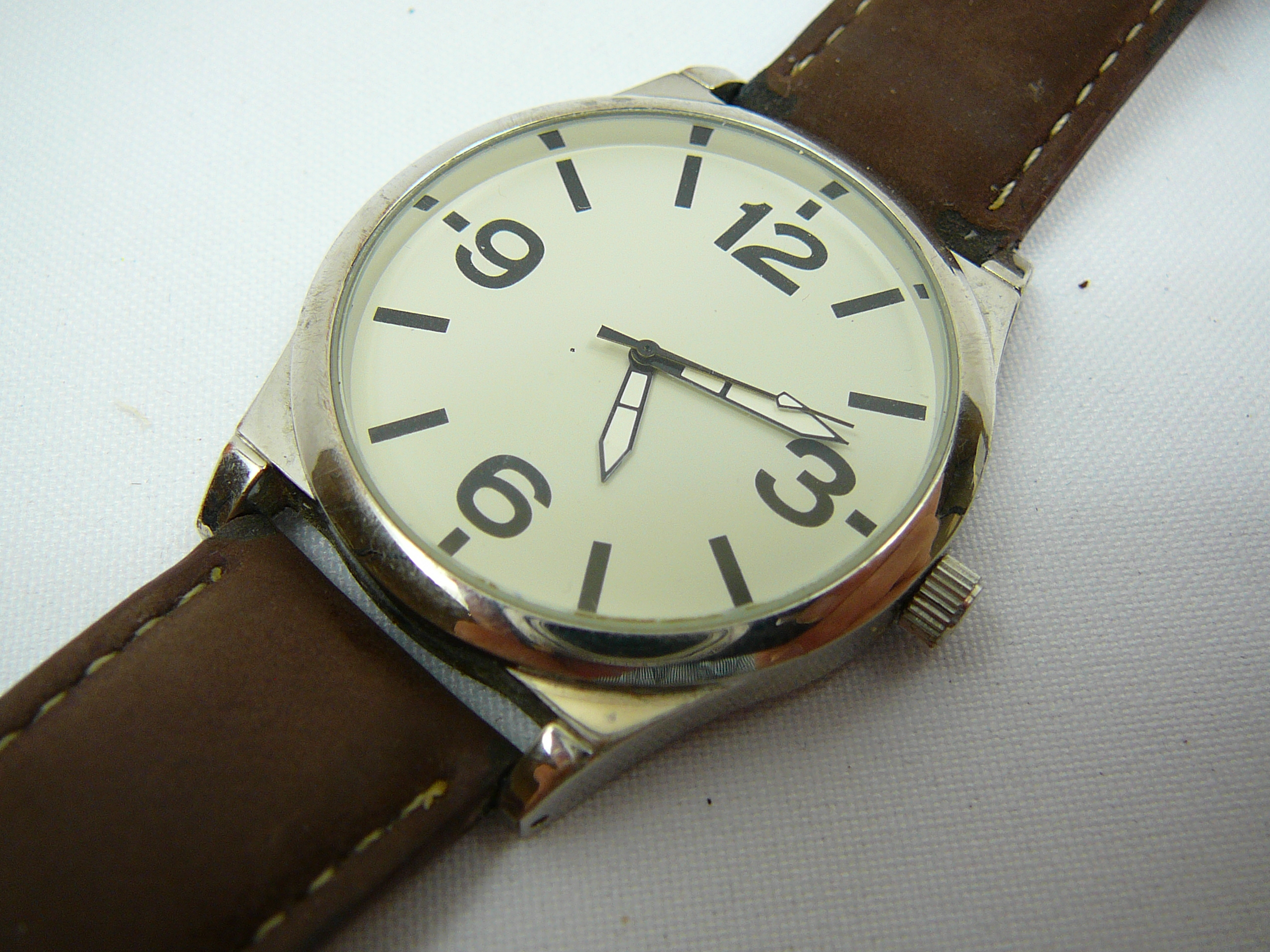 Modern quartz watch