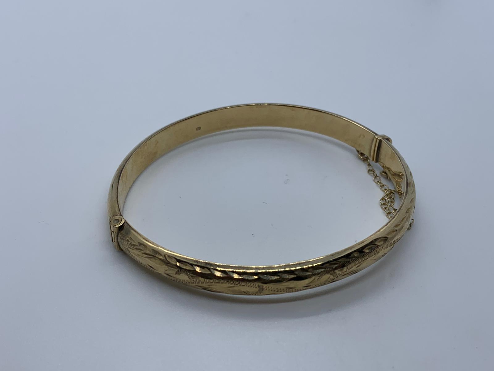 9ct gold bangle