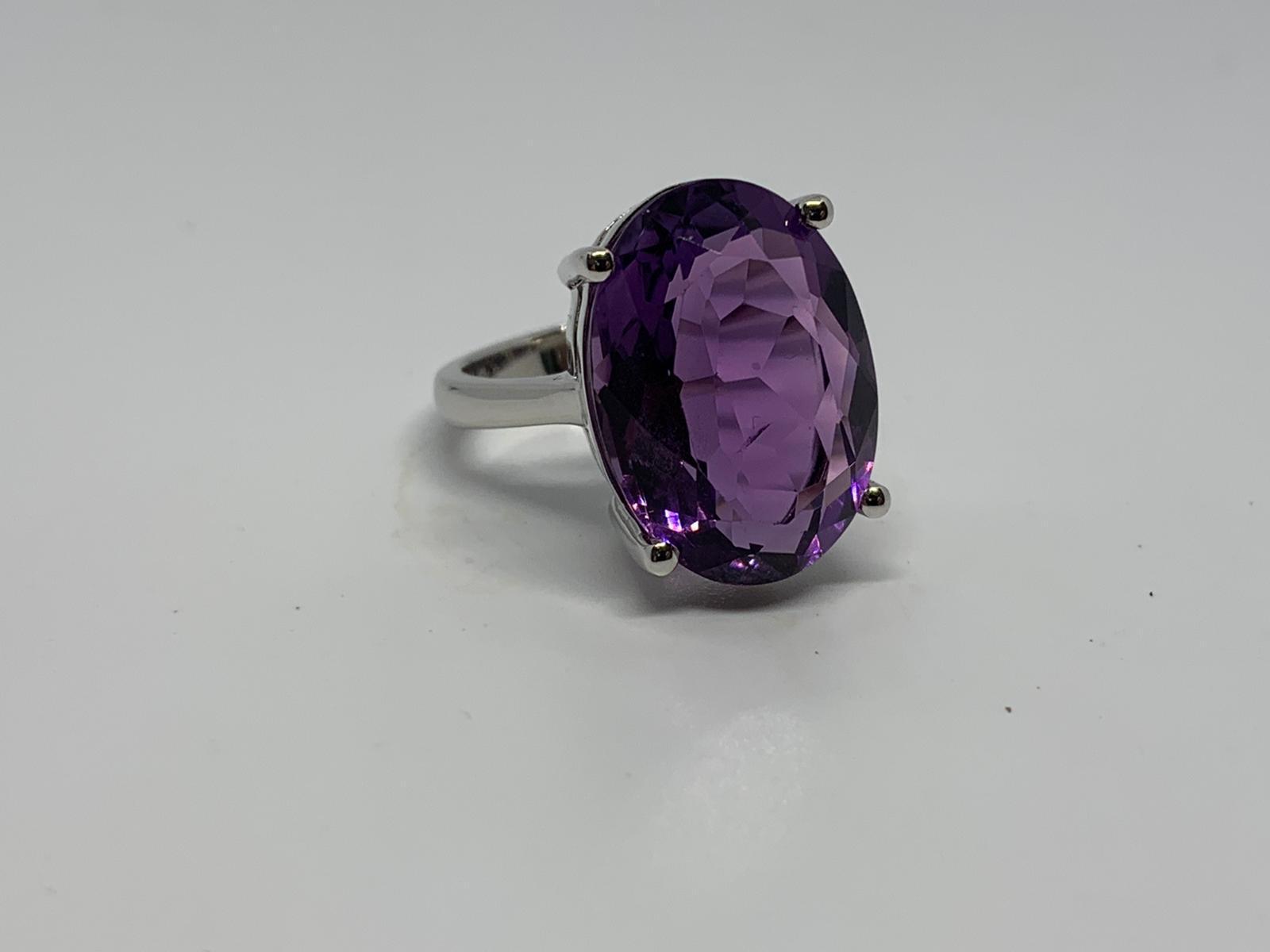 9ct white gold amethyst ring