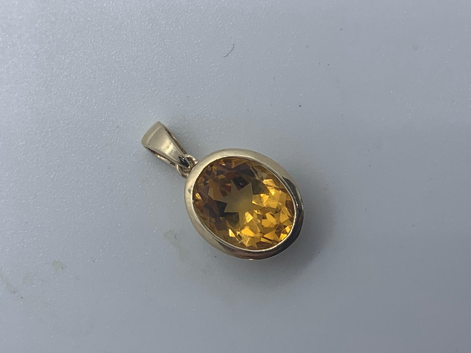 9ct gold citrine pendant - Image 2 of 2