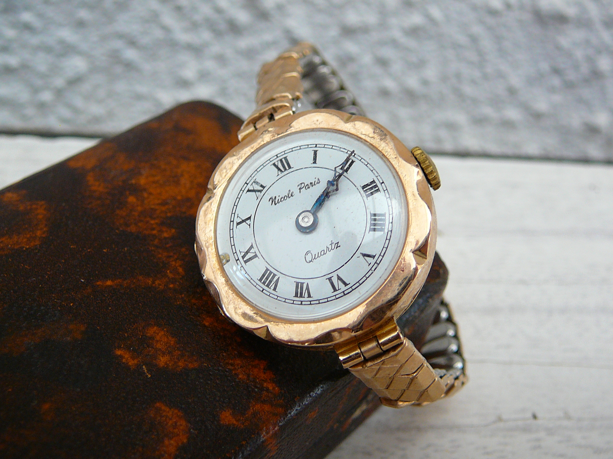 Ladies 9ct gold watch - Image 2 of 2