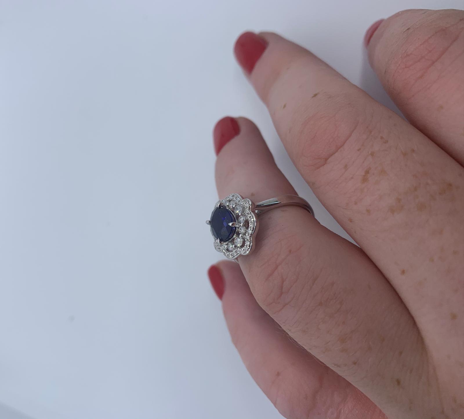 18ct white gold sapphire and diamond ring - Image 2 of 3