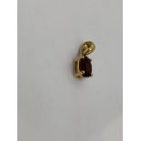 18ct gold garnet pendant