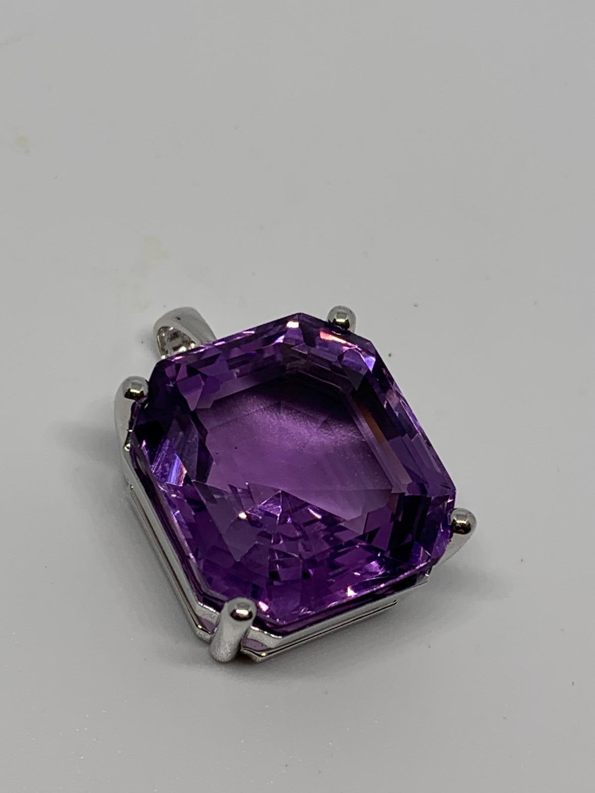 9ct white gold amethyst pendant - Image 2 of 2