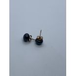 9ct gold pearl studs