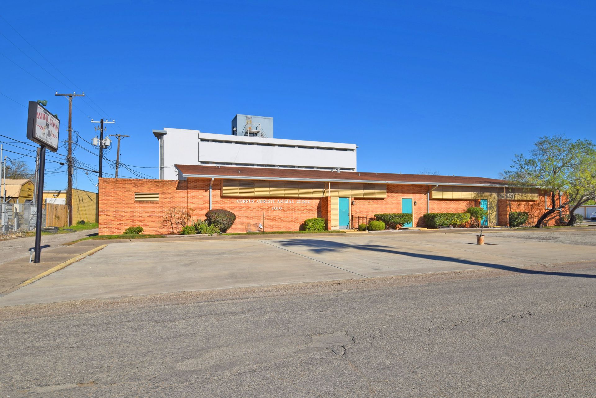 Corpus Christi Commercial Building - Image 13 of 49