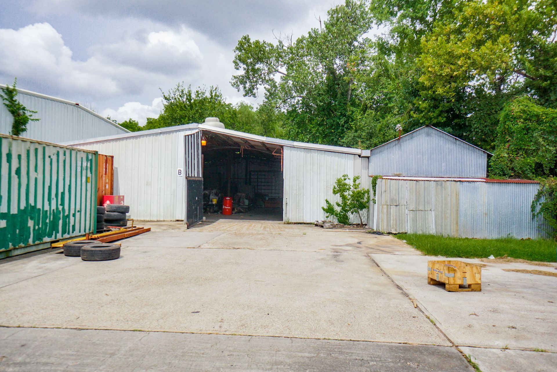 Industrial/Commercial Property on Hardy Toll Road in Houston, TX - Image 31 of 44