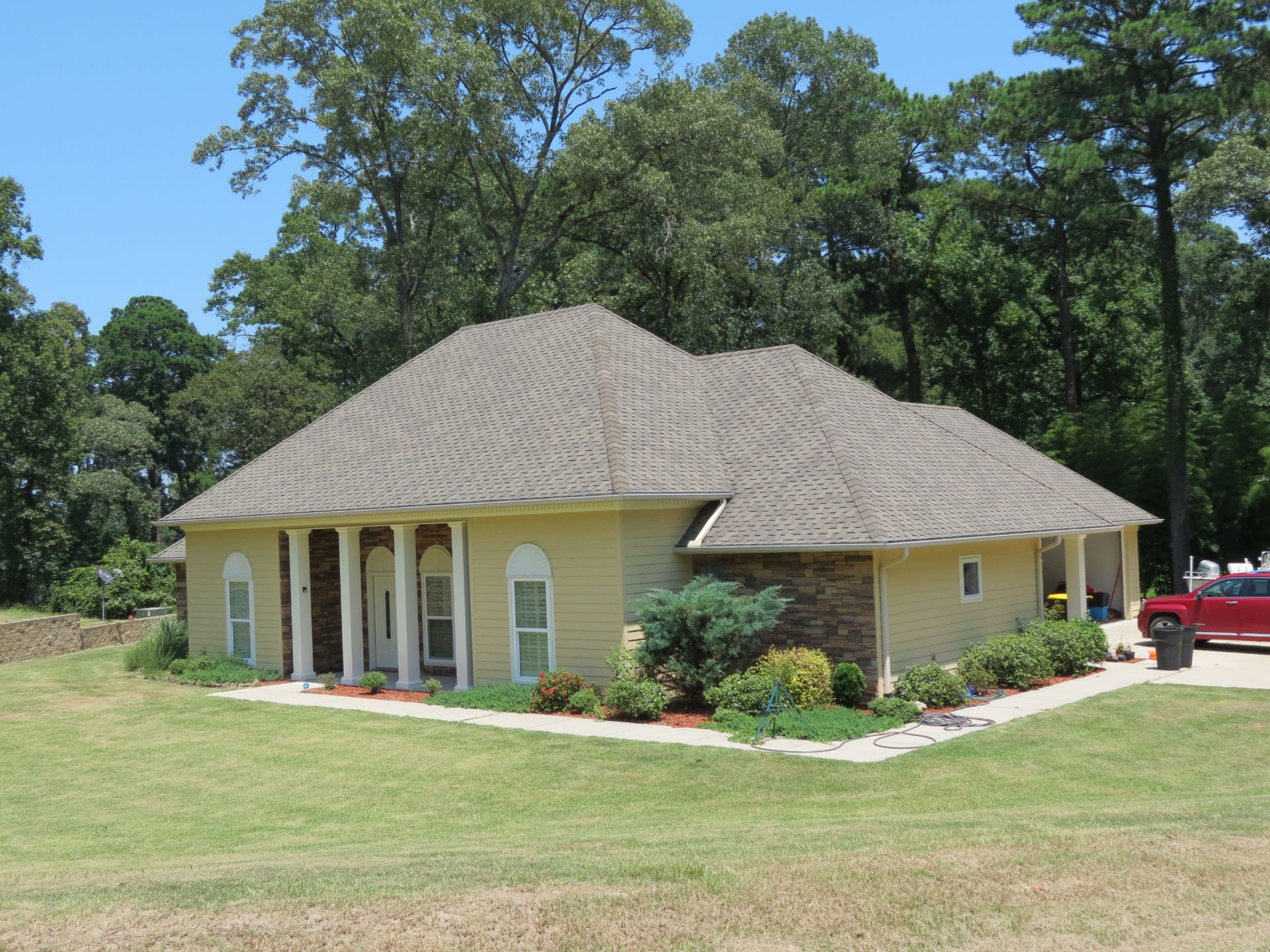 Custom Home on Toledo Bend with Water Views - Image 2 of 10