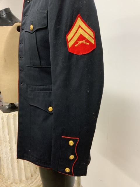 A vintage US Marine Corps dress uniform jacket. Size 38-40. - Image 3 of 3