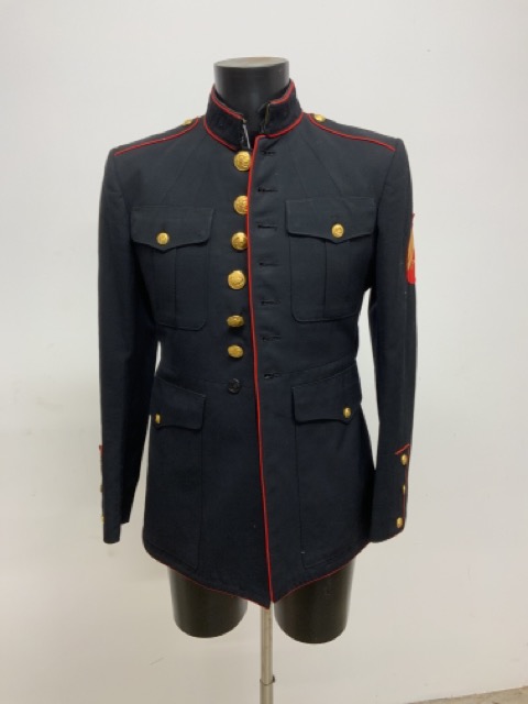 A vintage US Marine Corps dress uniform jacket. Size 38-40.